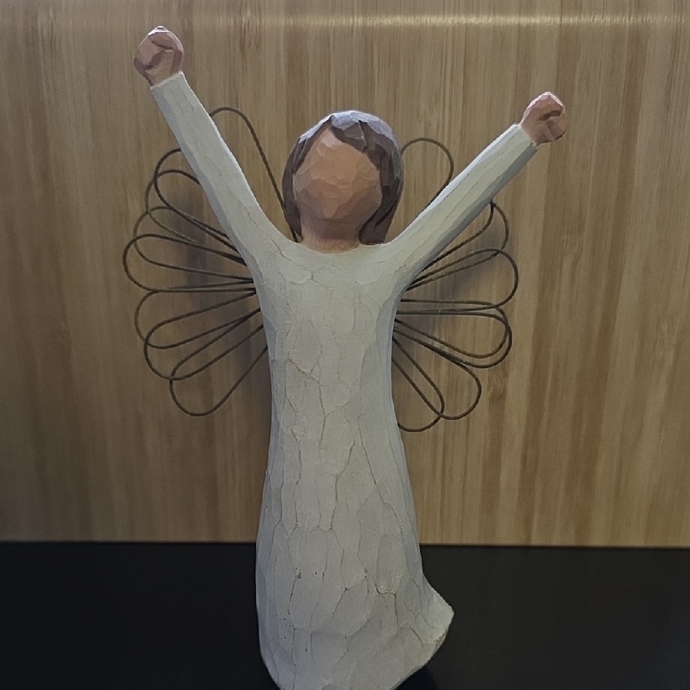 Willow Tree "Angel Of Courage" Cream and Brown Angel Sculpture